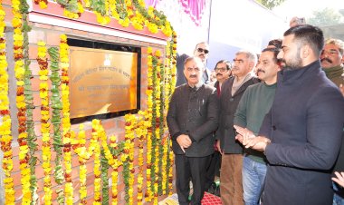 मुख्यमंत्री ने नादौन विधानसभा क्षेत्र के लिए चार विकासात्मक परियोजनाओं की आधारशिला रखी