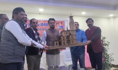 केंद्रीय सूचना एवं प्रसारण और युवा एवं खेल मामलों के मंत्री अनुराग ठाकुर हिमाचल प्रवास पर