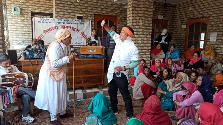 बधानी और चंबोह में लोक कलाकारों ने दिया नशा निवारण का संदेश