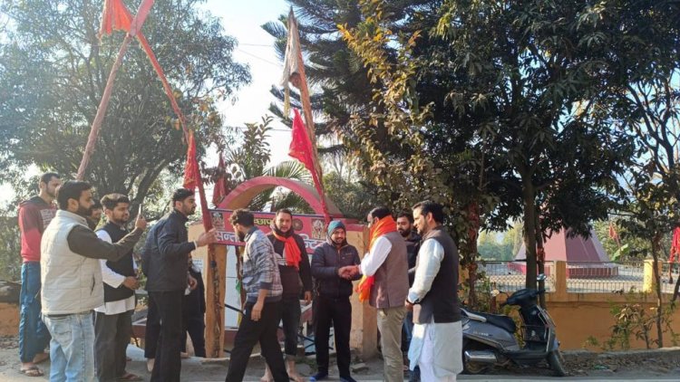 हमीरपुर में ‘तीर्थ स्वच्छता अभियान’ में शामिल हुए तिलक राज शर्मा, कहा- 14 जनवरी से 22 जनवरी तक देशभर में अभियान चला रही है भाजपा