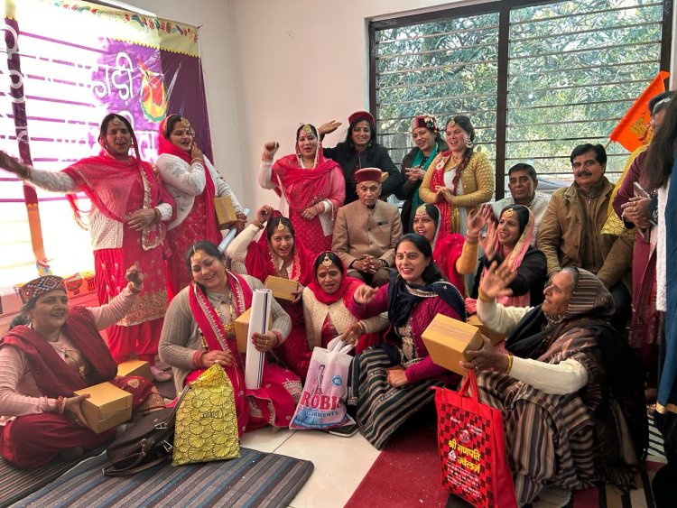 फ़ुर्सत की घड़ी में बच्चों को टेलीविजन मोबाईल दिखाने से बेहतर पहाड़ी संस्कृति से अवगत कराना: धूमल