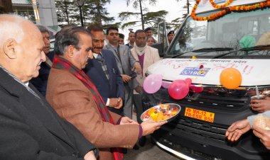 मुख्यमंत्री ने 1962 मोबाइल पशु चिकित्सा सेवा का शुभारम्भ किया