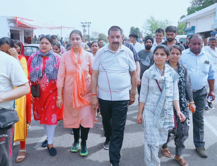 होनहार बेटी ने मां की अधूरी इच्छा को बनाया संकल्प