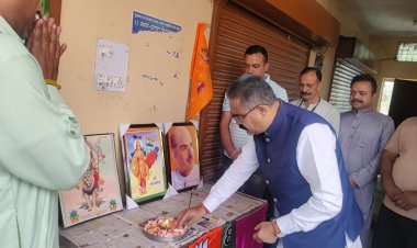 प्रधानमंत्री मोदी देश के लिए सक्षम नेतृत्व :  बिक्रम ठाकुर