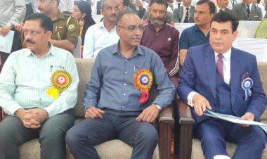 डीसी ने आईएचएम के मेधावी विद्यार्थियों को बांटे पुरस्कार