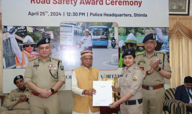 सड़क सुरक्षा में उत्कृष्ट योगदान के लिए पुलिस कर्मी व अन्य सम्मानित