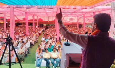 मोदी के नेतृत्व में देश बदला है और विश्व में सशक्त हुआ', पन्ना प्रमुख सम्मेलन में बोले केन्द्रीय मंत्री अनुराग ठाकुर