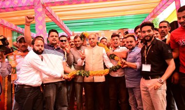 अपनी गलतियों और नाकामियों के कारण गिरने जा रही सुक्खू सरकार