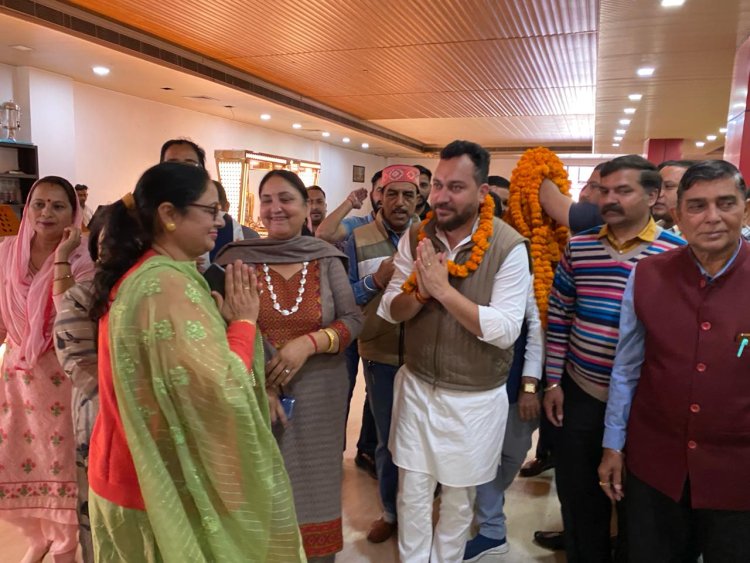 भाजपा मंडल ने पलकों पर बैठाए विधायक आशीष, किया जोरदार स्वागत