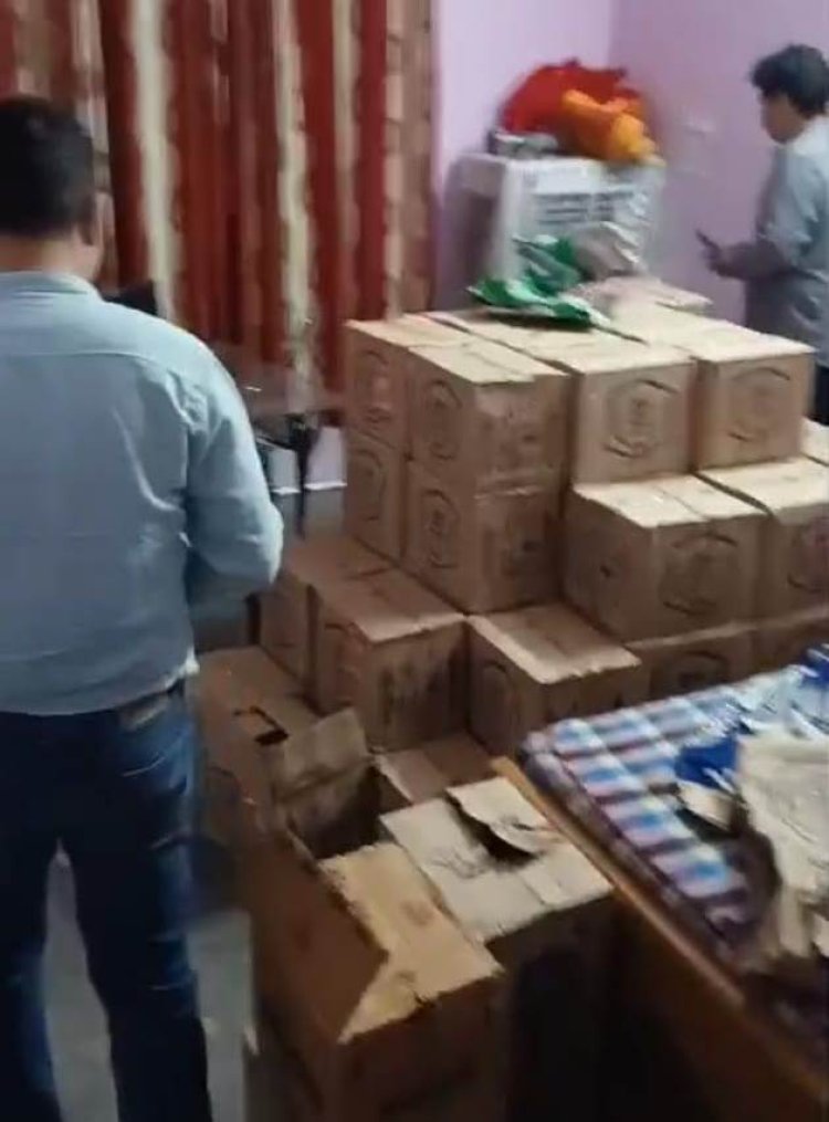 कर एवं आबकारी विभाग की टीम ने पकड़ी अवैध शराब की 86 पेटियां