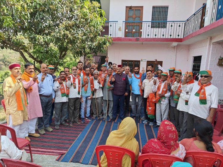 बड़सर विधानसभा में 30 परिवारों ने कांग्रेस को छोड़कर भाजपा की ज्वॉइन