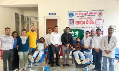 रैडक्रॉस दिवस पर किया रक्तदान और मतदान का भी दिया संदेश