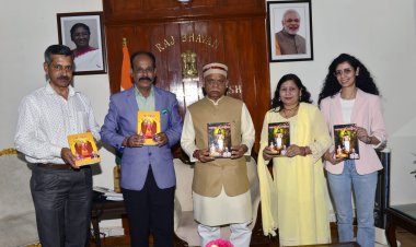 राज्यपाल ने किया अश्वनी वर्मा की दो पुस्ताकों का विमोचन