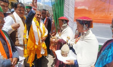 रवि ठाकुर दूसरे कांग्रेसी विधायकों को 15 करोड़ का लालच देकर भाजपा में मिलने को उकसाते रहेः सीएम