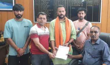 नृसंश हत्याकांड के विरोध में ज्ञापन सौंपा।