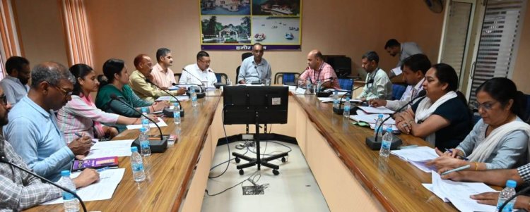 आम लोगों को ऋण योजनाओं से जोड़ें सभी बैंक: अमरजीत सिंह