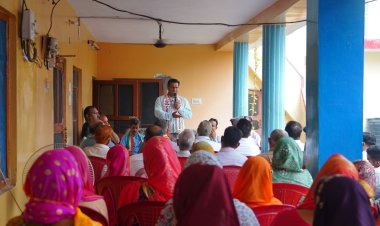 पूर्व विधायक आशीष को जनता से वोट नहीं माफ़ी मांगनी चाहिए : डॉ पुष्पेंद्र