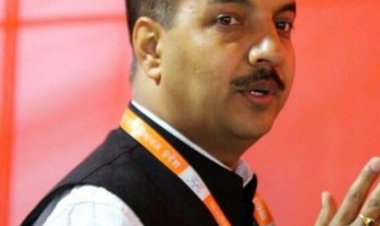 हमीरपुर में अपनी हार देख भाजपा प्रत्याशी पर झूठी बयानबाजी कर रहे सी.एम. - त्रिलोक जम्वाल