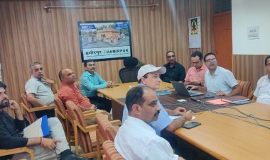 मतदान टीमों को आवंटित किए मतदान केंद्र