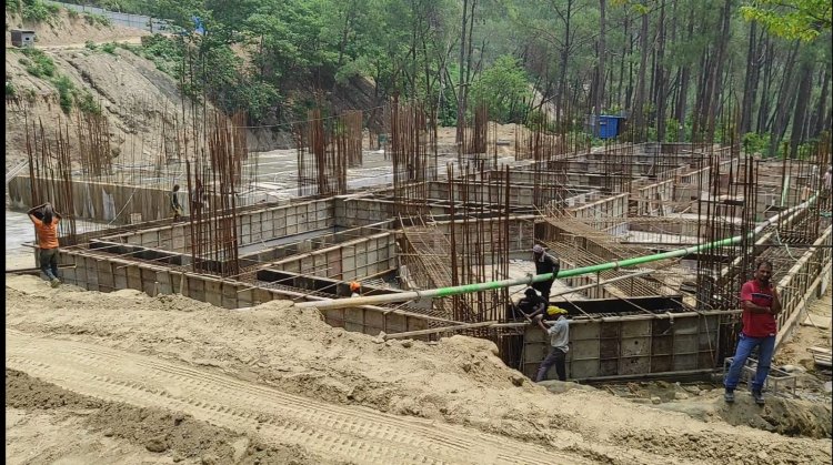 हमीरपुर में 65 करोड़ रुपये की लागत से बन रहा है अत्याधुनिक बस स्टैंड