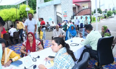 पॉवरग्रिड कॉरपोरेशन ने लगाया स्वास्थ्य जांच शिविर, 150 लोगों ने करवाई जांच