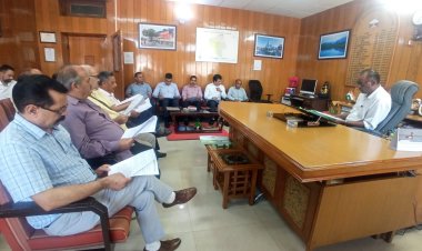 जिला स्तरीय समिति ने की एससी-एसटी से अत्याचार के मामलों की समीक्षा