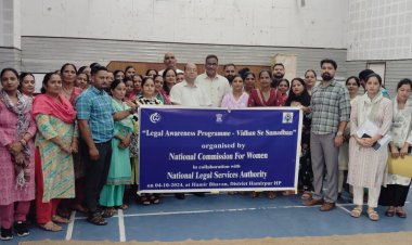 ‘विधान से समाधान’ में महिलाओं के कानूनों एवं योजनाओं की दी जानकारी