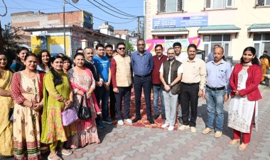 राष्ट्रीय आयुर्वेद दिवस पर डीसी ने की धनवंतरि पूजा, विभाग ने लगाए शिविर