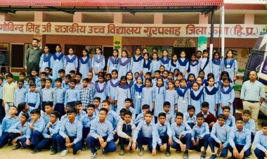 सांसद मोबाइल स्वास्थ्य  सेवा ने गुरपलाह में कृमि संक्रमण के बारे मे किया जागरूक