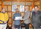 ग्रीनको ने मुख्यमंत्री को 1.35 करोड़ रुपये का चेक भेंट किया