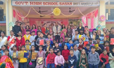 छात्र हमारे भविष्य के फूल, उनको खिलाना सबका दायित्व  : डॉक्टर पुष्पेंद्र वर्मा