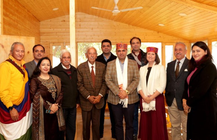 शूलिनी विवि में ऑस्ट्रेलिया के तस्मानिया विश्वविद्यालय के प्रतिनिधियों की मेजबानी