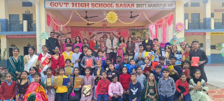 छात्र हमारे भविष्य के फूल, उनको खिलाना सबका दायित्व : डॉक्टर पुष्पेंद्र वर्मा