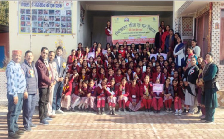 चौड़ू स्कूल की छात्राओं को बताया मासिक धर्म स्वच्छता का महत्व
