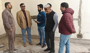 नरदेव कंवर ने कामगार कल्याण बोर्ड के लिए प्रस्तावित भवन का किया निरीक्षण