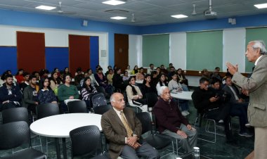 शूलिनी विवि  विकास और विज्ञान के प्रेरक डार्विन का जन्मदिन मनाया  गया