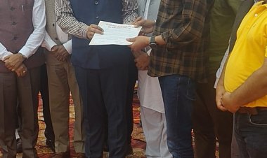 "Good Samaritan" सम्मान से नवाजे गए हमीरपुर के संदीप ठाकुर सड़क दुर्घटना में घायलों की निःस्वार्थ सहायता करने पर मिला नेक व्यक्ति सम्मान