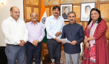 मुख्यमंत्री से धर्मशाला के प्रतिनिधिमंडल ने भेंट की खाली पड़े सरकारी कार्यालयों को धर्मशाला स्थानांतरित करने का आग्रह किया