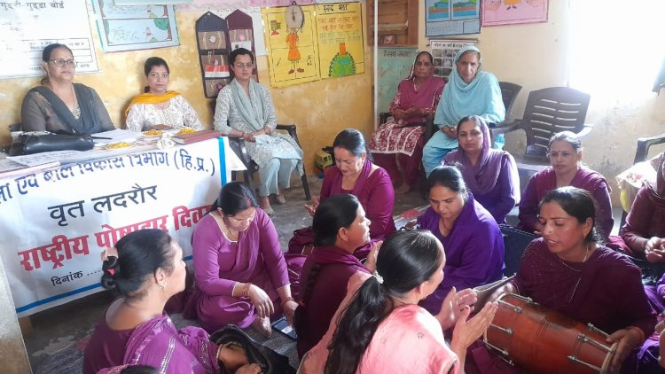 पोषण पखवाड़े के समापन अवसर पर निकाली स्कूटी रैली