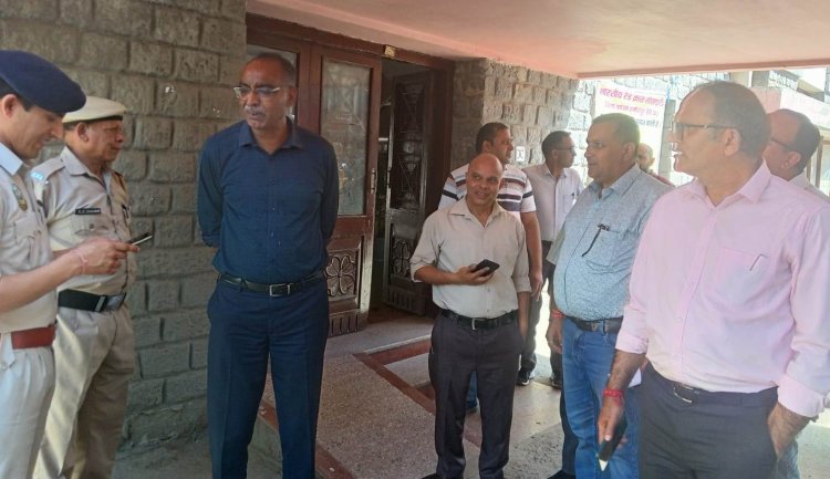 धमकी भरे ईमेल के बाद उपायुक्त कार्यालय परिसर को किया खाली