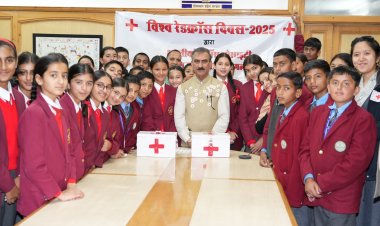 रेडक्रॉस स्वयंसेवकों ने मुख्यमंत्री से भेंट की