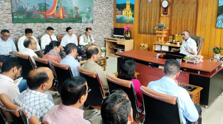 राज्यपाल शिव प्रताप शुक्ल के प्रस्तावित हमीरपुर दौरे को लेकर बैठक आयोजित