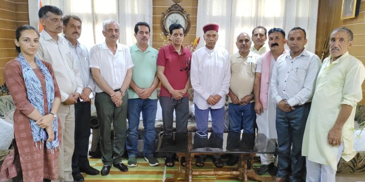 मीडिया समाज, सरकार और प्रशासन सजग करने में आज भी महत्वपूर्ण भूमिका निभा रहा है: प्रेम कुमार धूमल
