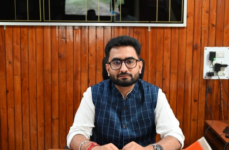बंद स्कूलों के भवनों के उपयोग के लिए शिक्षा विभाग से करें संपर्क