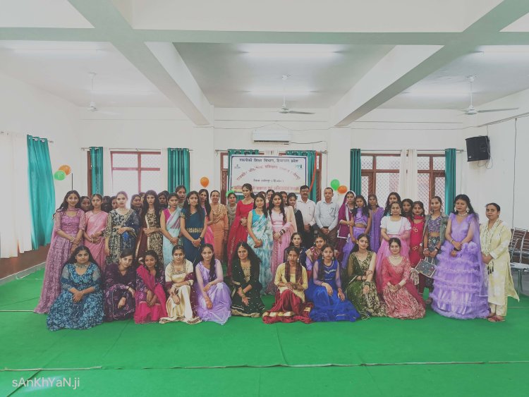 आईटीआई की छात्राओं ने तैयार किए लेडीज सूट के कई शानदार डिजाइन