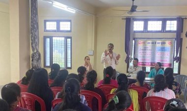 ग्राम पंचायत डुग्घा में दी बैंकिंग योजनाओं की जानकारी