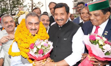 मुख्यमंत्री ने 24 स्टेट ऑफ द आर्ट वोल्वो बसों को झण्डी दिखाकर रवाना किया