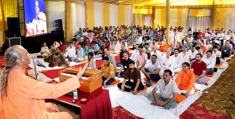 शूलिनी विश्वविद्यालय में वाईएसएस आध्यात्मिक रिट्रीट में 350 से अधिक भक्त शामिल हुए