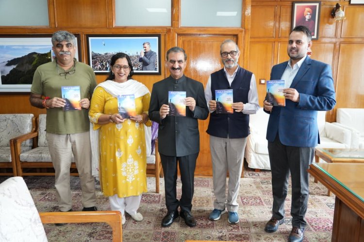 मुख्यमंत्री ने ‘संघर्ष से शिखर तक’ पुस्तक का किया विमोचन