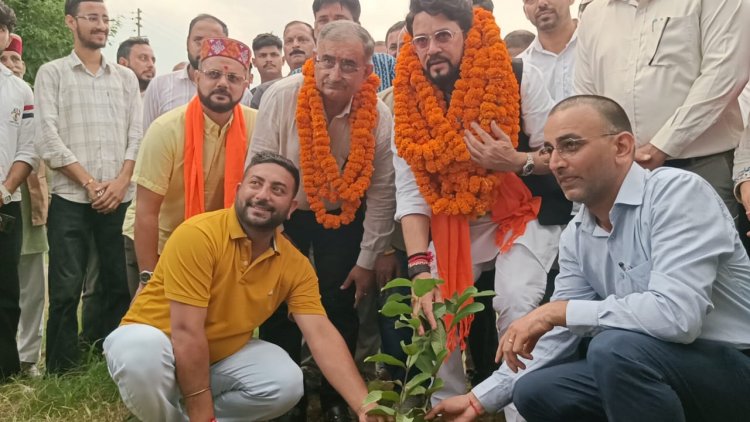अनुराग ठाकुर ने हमीरपुर और ऊना में स्वतंत्रता दिवस कार्यक्रमों में भाग लिया